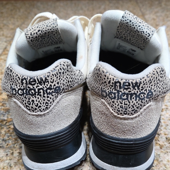 New Balance Beige and Black Sneakers - Picture 3 of 6